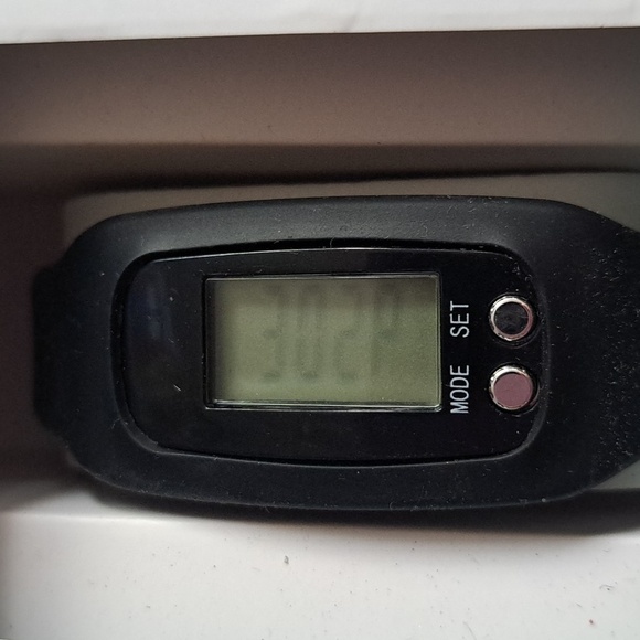 Activity Tracker by Crane. Mens, Black. New in Box. - Picture 5 of 5
